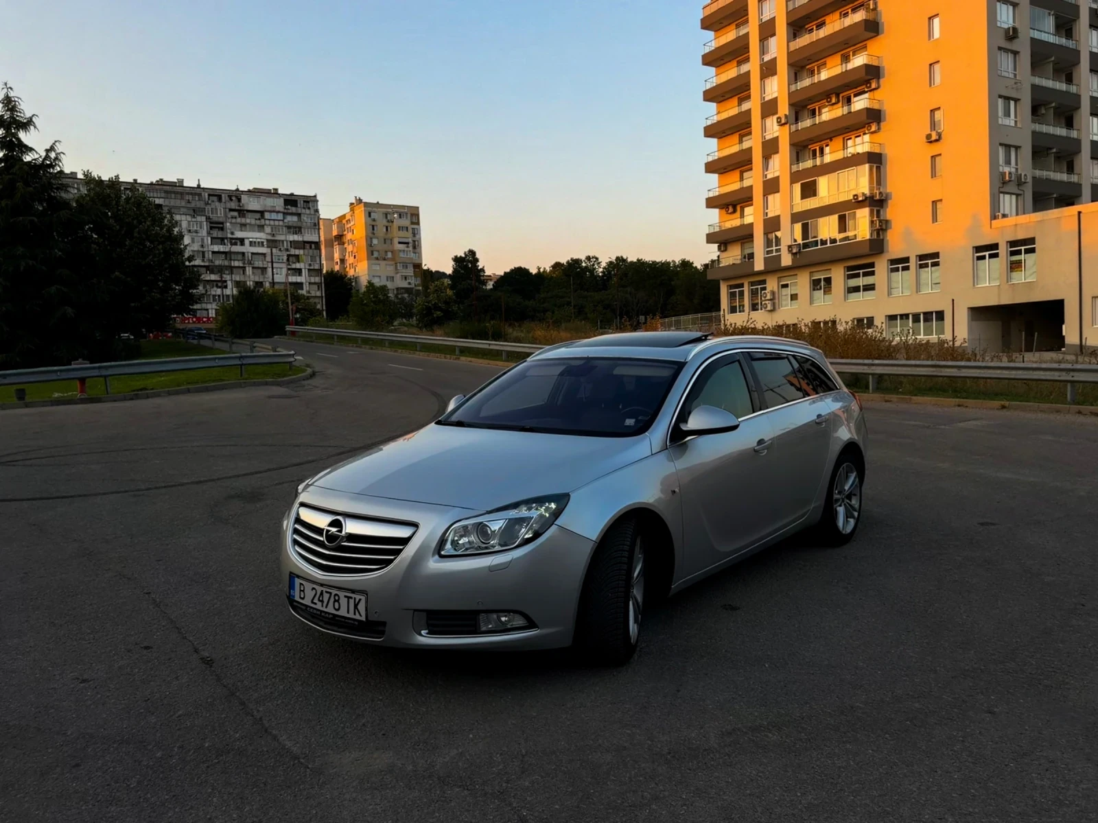 Opel Insignia 2.0 CDTI, снимка 4 - Автомобили и джипове - 55630392