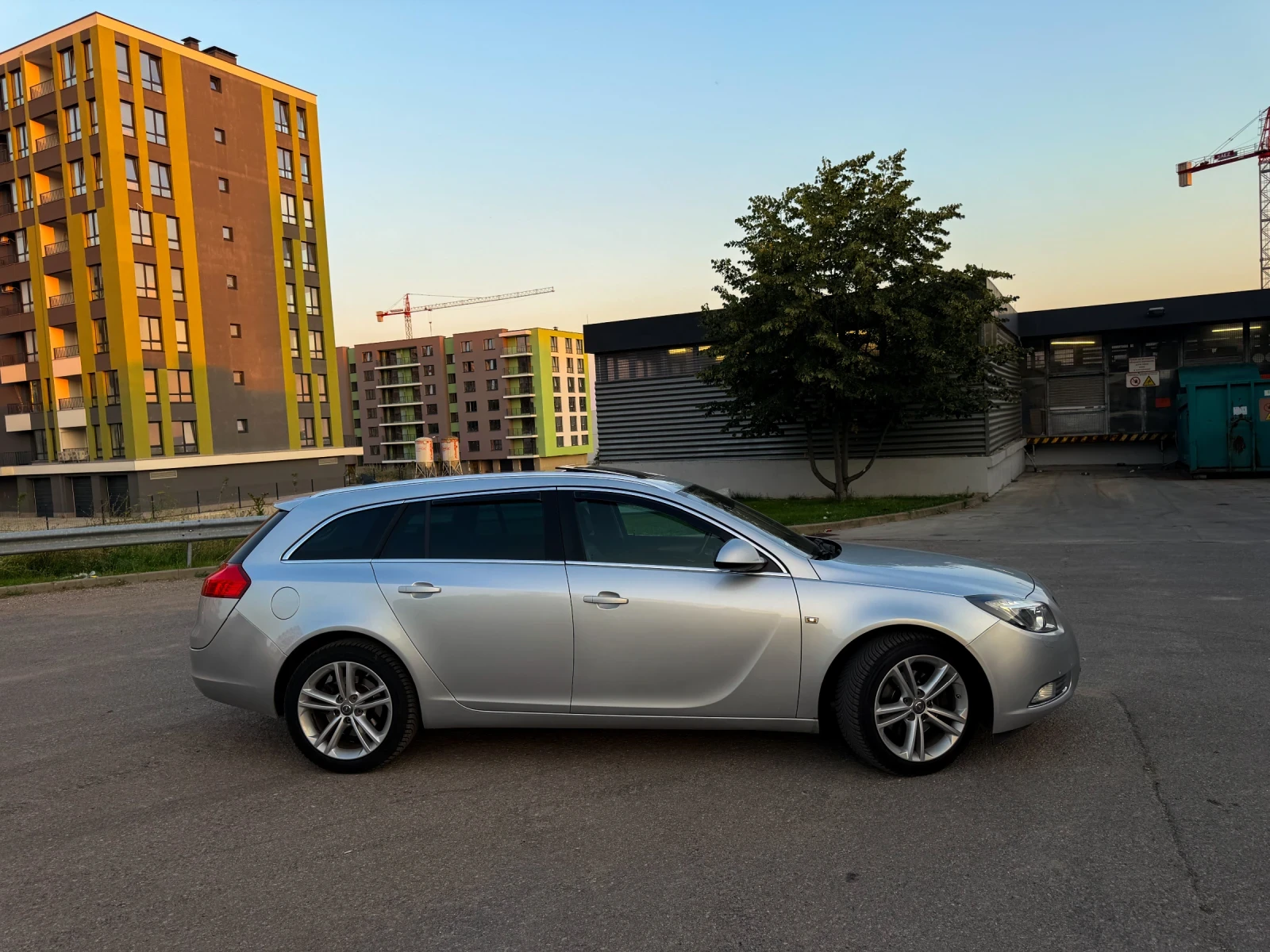 Opel Insignia 2.0 CDTI, снимка 2 - Автомобили и джипове - 55630392