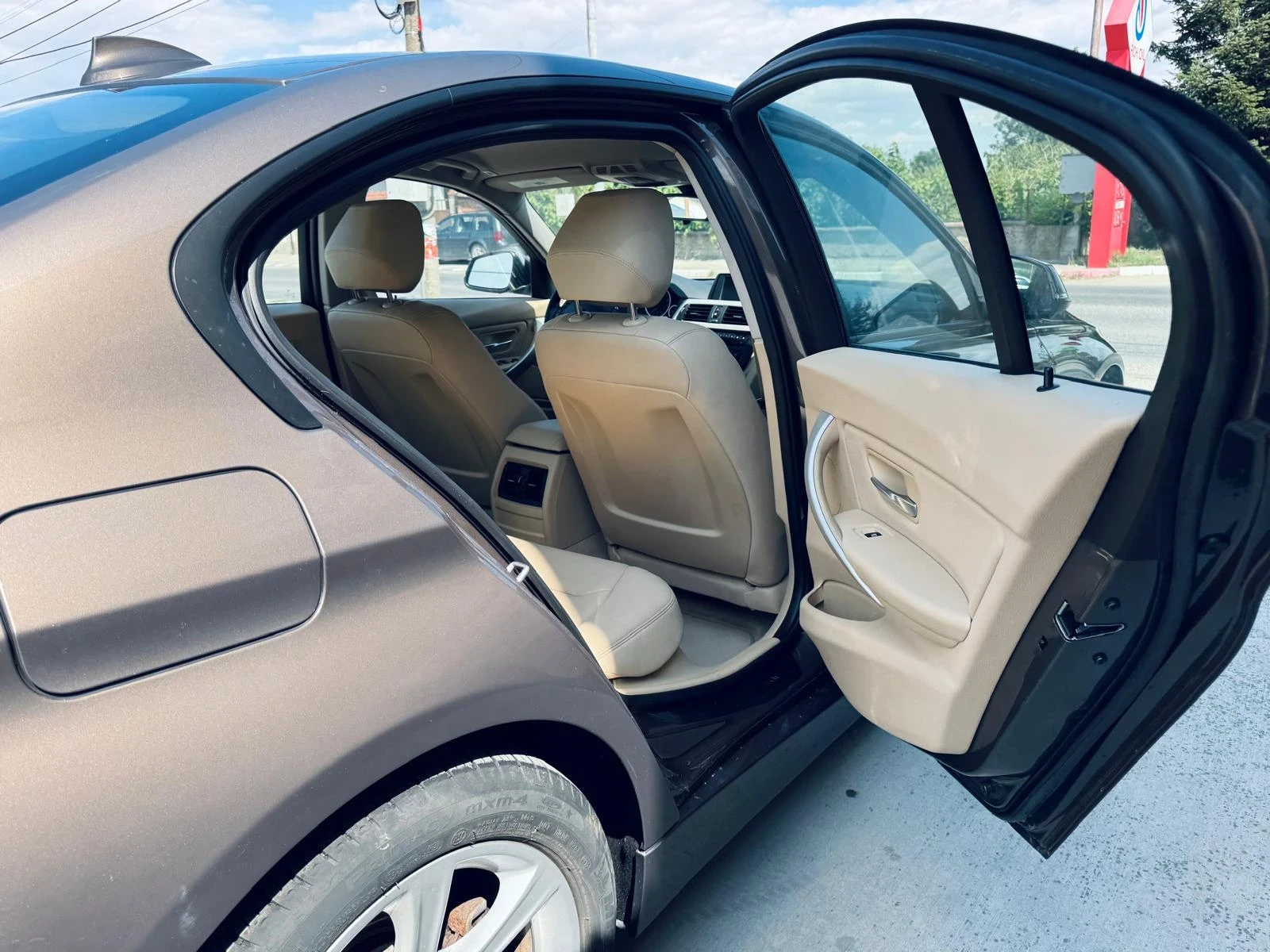 BMW 320 На 100 хил.км., снимка 9 - Автомобили и джипове - 55711078