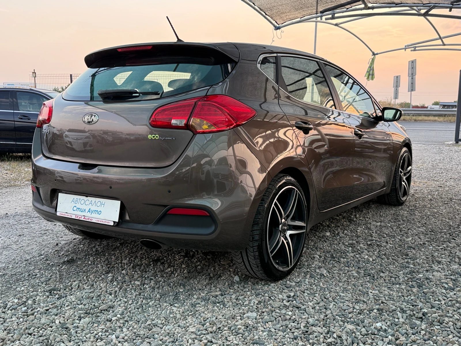 Kia Ceed 1.4 i, снимка 5 - Автомобили и джипове - 55740835