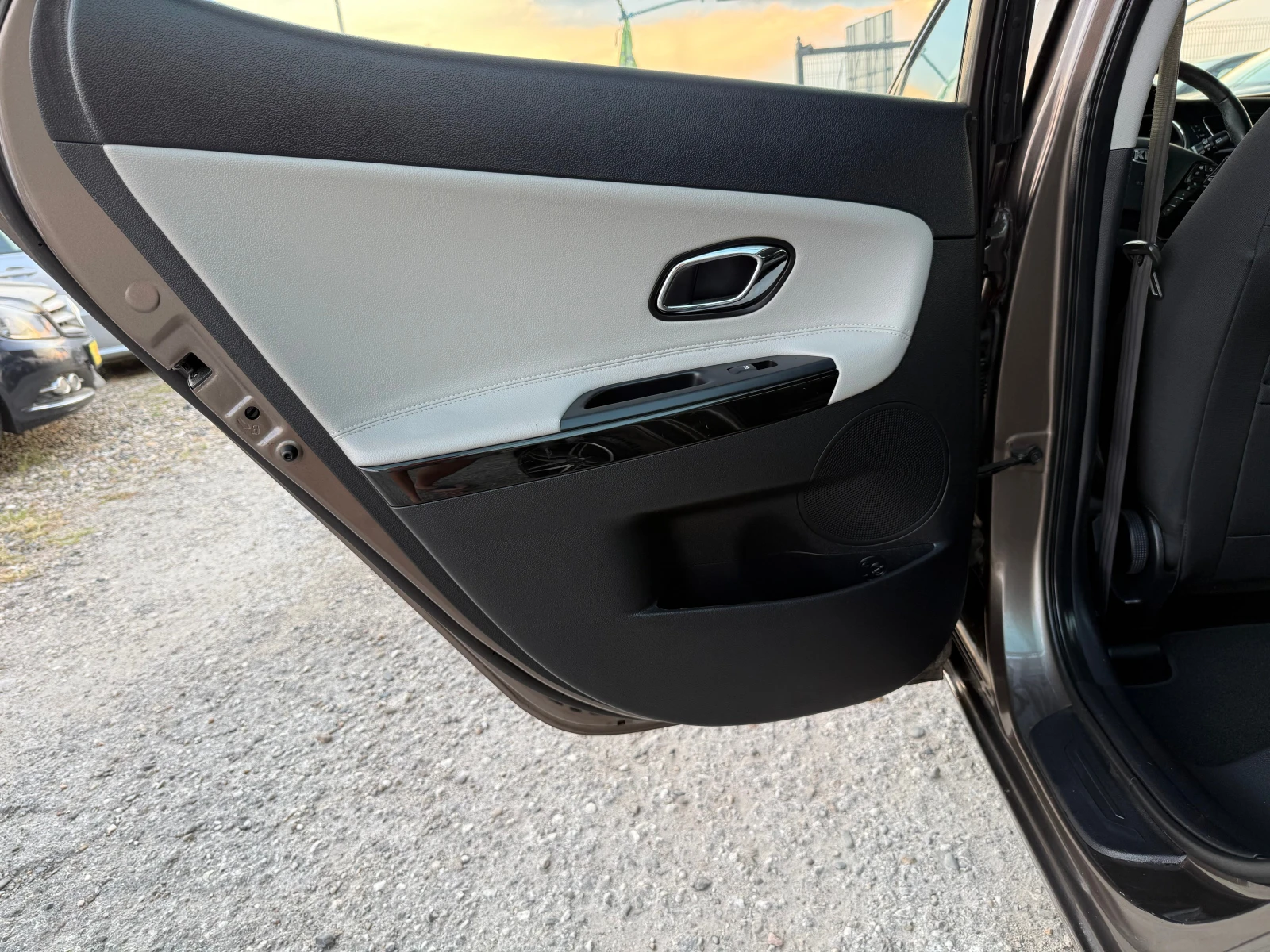 Kia Ceed 1.4 i, снимка 9 - Автомобили и джипове - 55740835