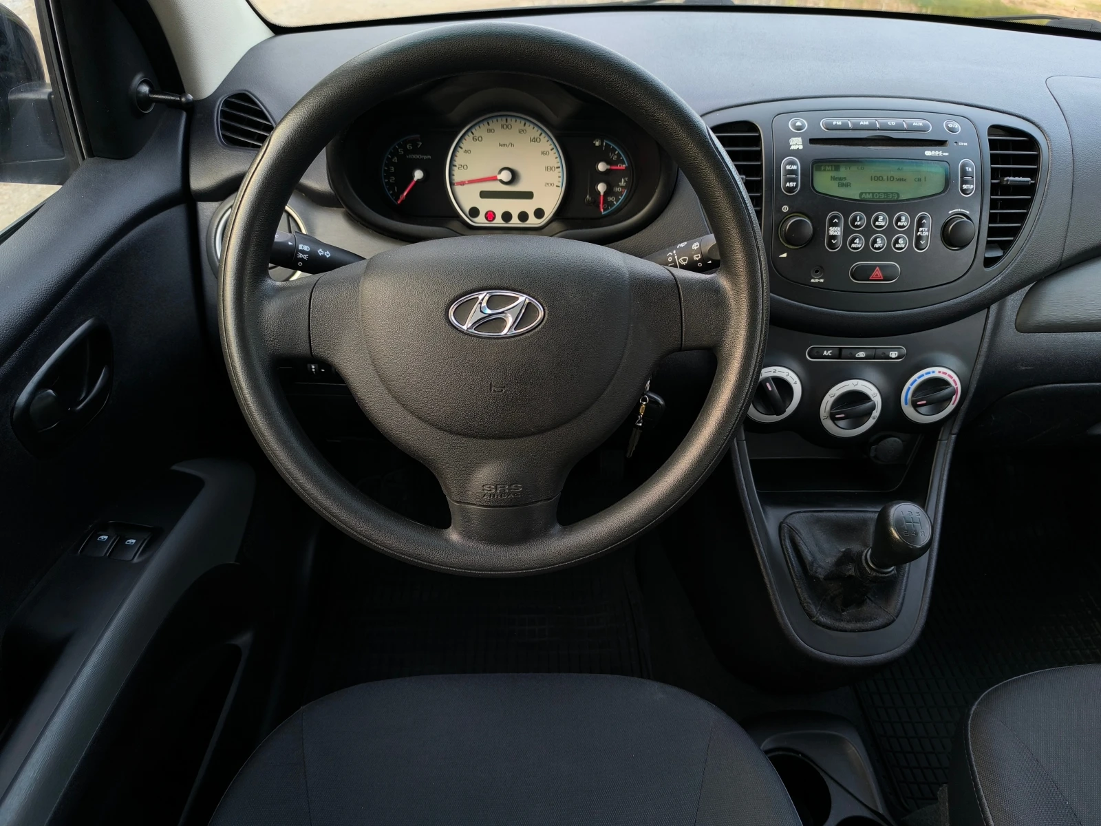 Hyundai I10 -1.1i-67кс(4-цилиндъра)-КЛИМАТИК-ТОП СЪСТОЯНИЕ !!!, снимка 11 - Автомобили и джипове - 55876286
