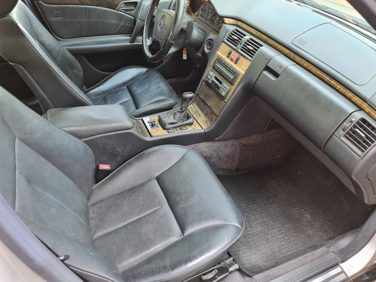Mercedes-Benz E 250, снимка 8 - Автомобили и джипове - 55967748