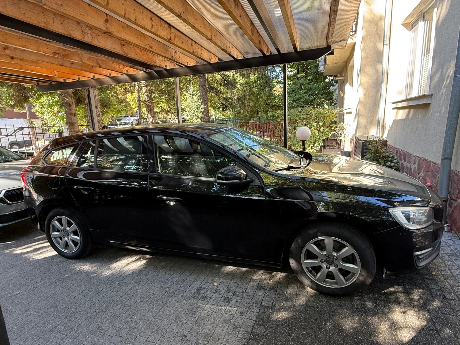 Volvo V60, снимка 2 - Автомобили и джипове - 55987368