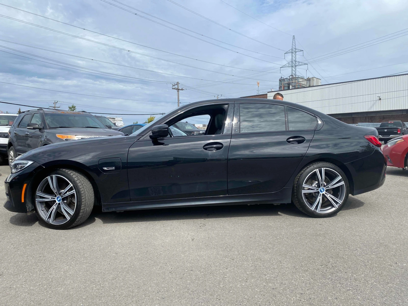 BMW 330 e xDrive | CARFAX | БЕЗ ИНЦИДЕНТИ, снимка 3 - Автомобили и джипове - 56126089