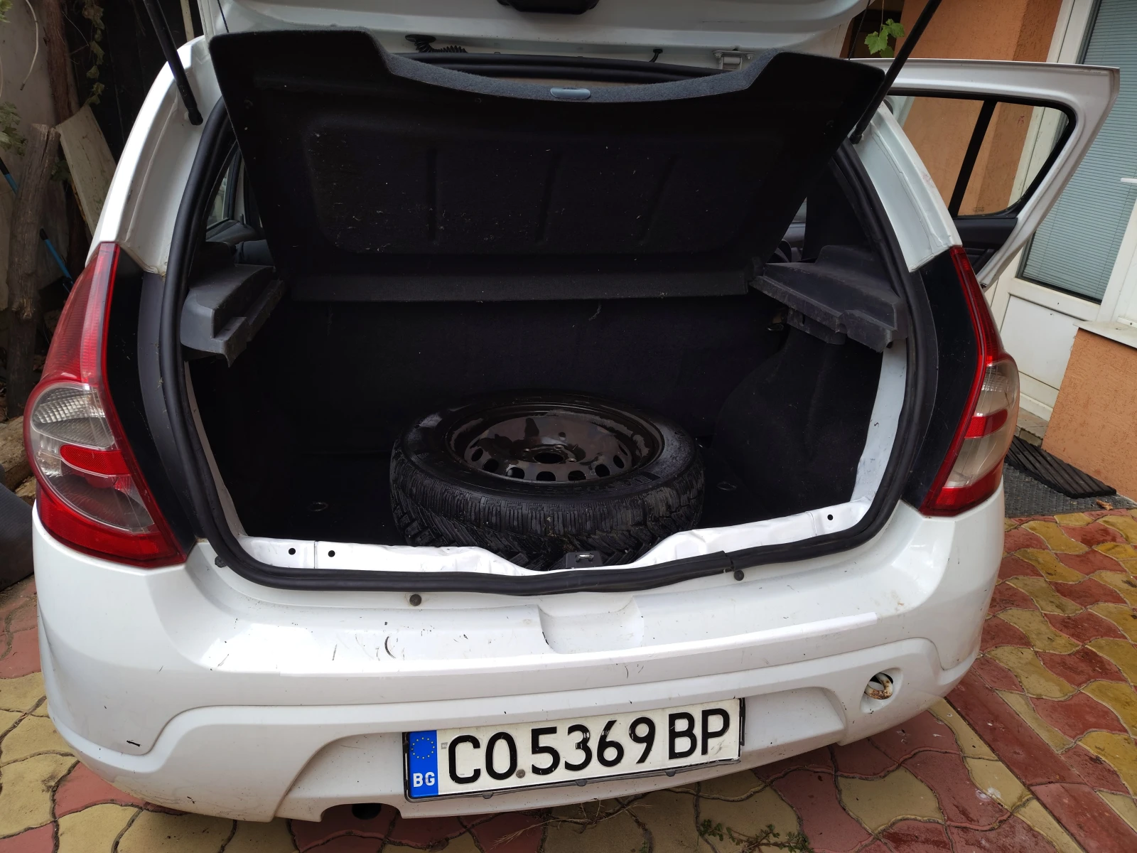 Dacia Sandero, снимка 4 - Автомобили и джипове - 56339606