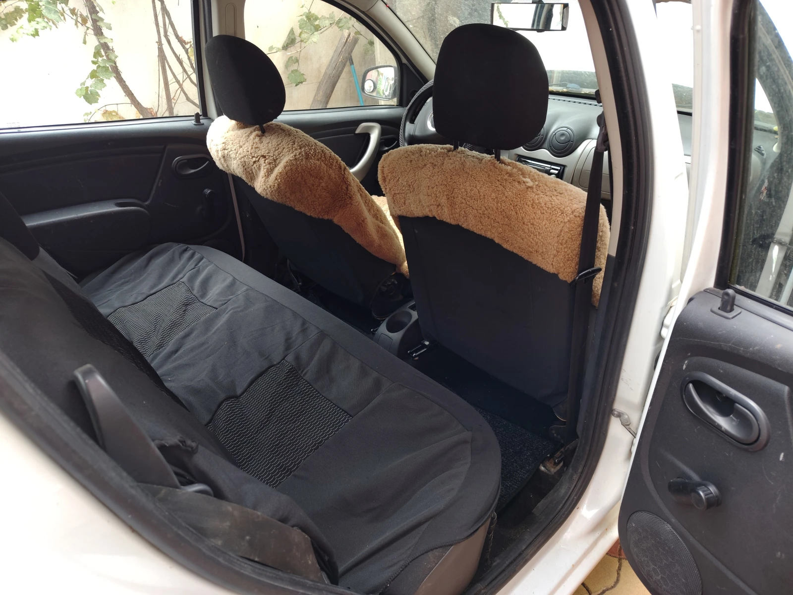 Dacia Sandero, снимка 6 - Автомобили и джипове - 56339606