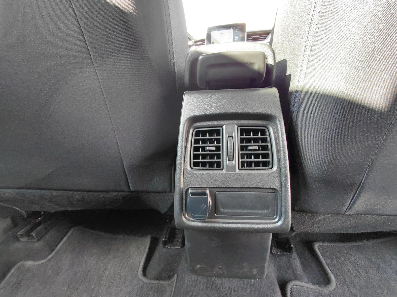 Renault Captur equilibre/100к.с/Газ/Бензин, снимка 15 - Автомобили и джипове - 56703359