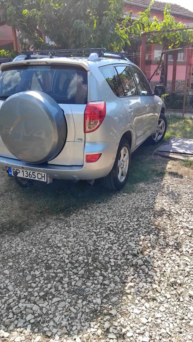 Toyota Rav4, снимка 8 - Автомобили и джипове - 47511664