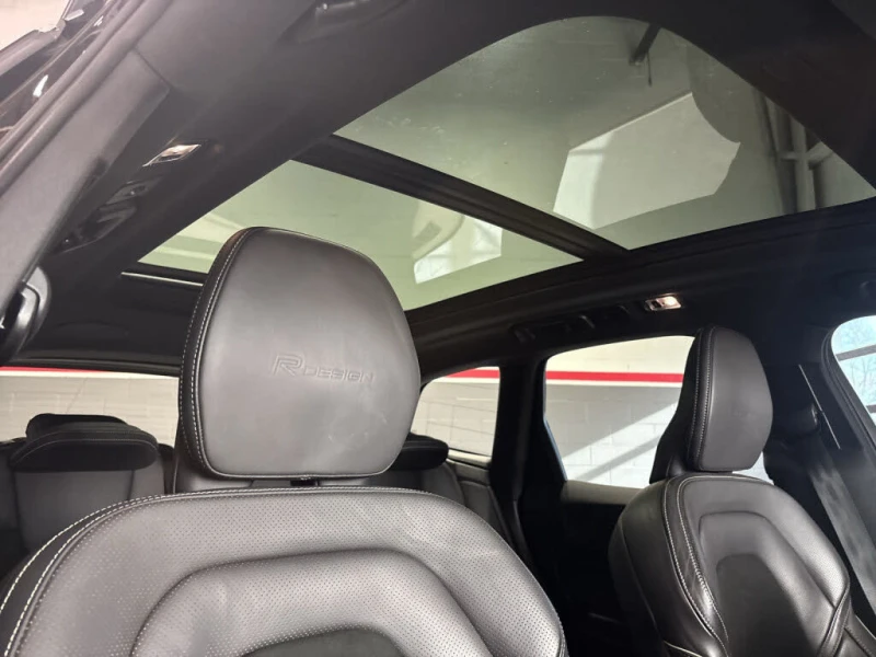 Volvo XC60 T6* R-Design* AWD* АвтоКредит* (ЦЕНА ДО БГ), снимка 8 - Автомобили и джипове - 52629603