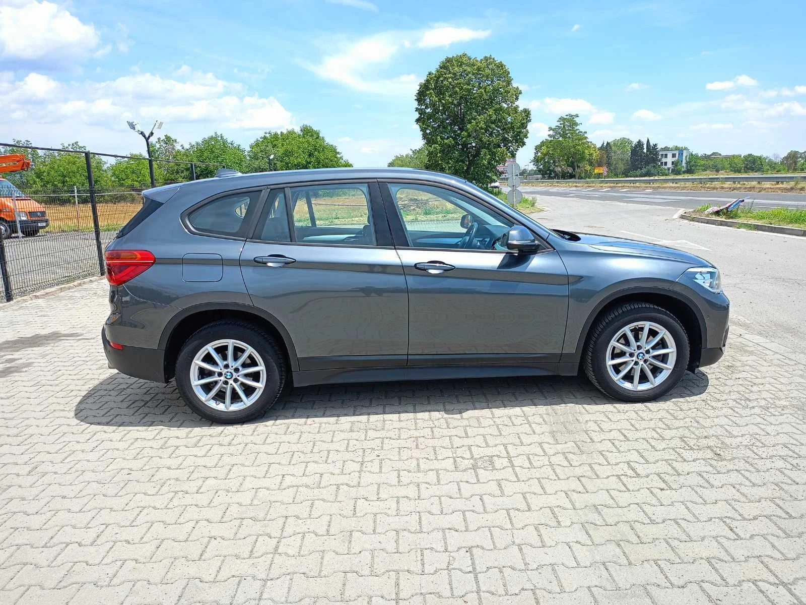 BMW X1 2.0D Sdrive18D - изображение 3