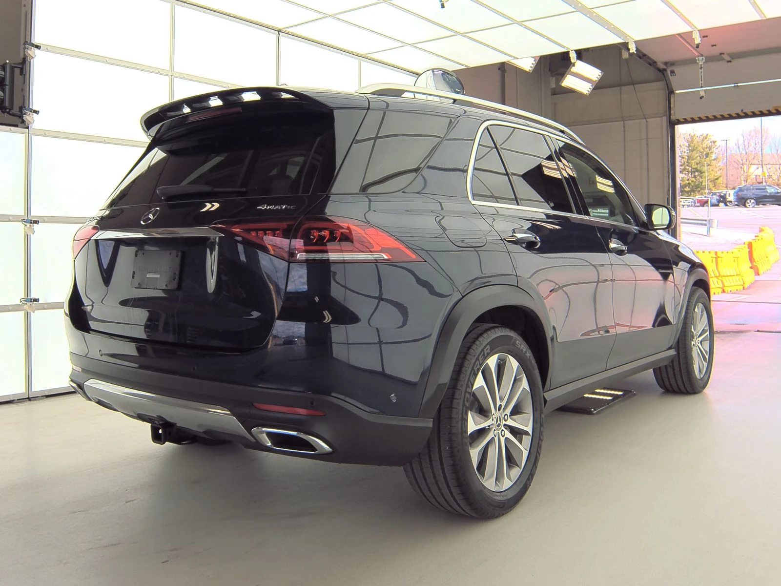 Mercedes-Benz GLE 350 4MATIC * М. ТОЧКА * BURMESTER * ПОДГРЕВ * KEYLESS - изображение 6