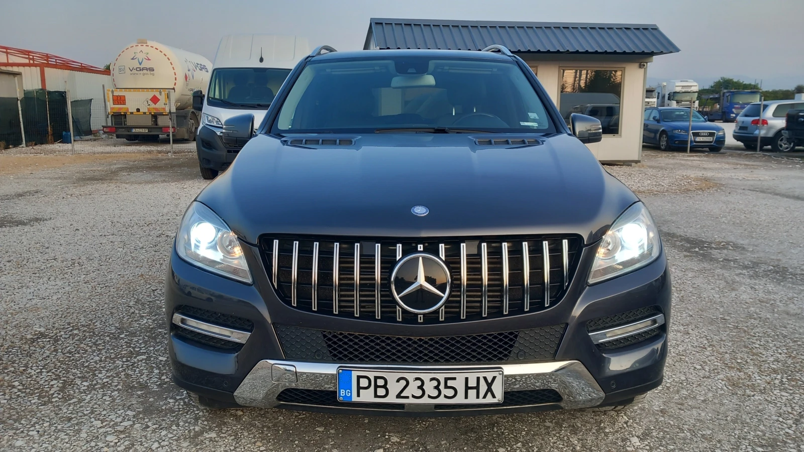 Mercedes-Benz ML 350 БЛУТЕК-4 МАТИК/КОЖЕН САЛОН/НАВИГАЦИЯ/КАМЕРА  - изображение 5
