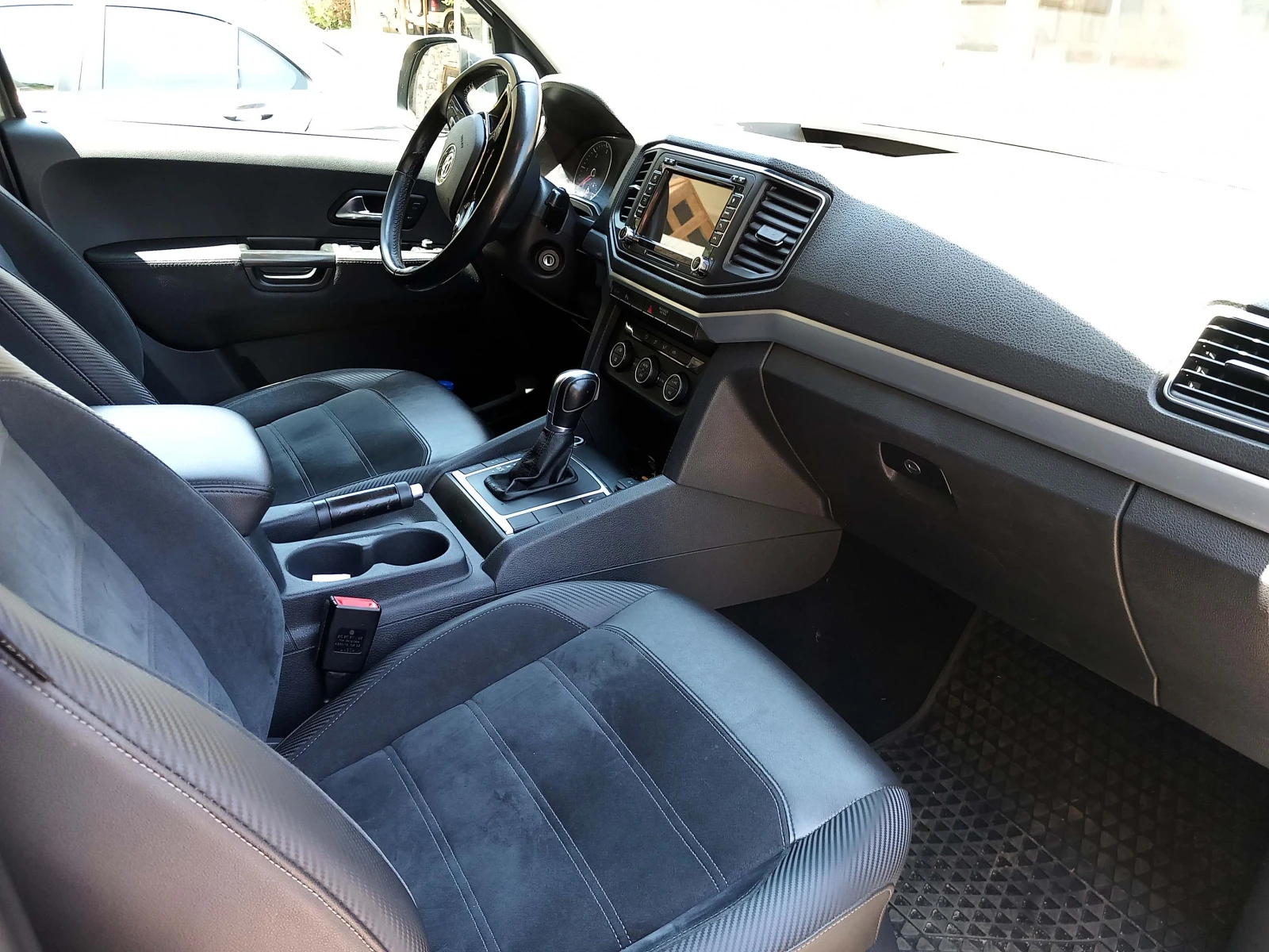 VW Amarok 3.0 V6 Auto - изображение 7