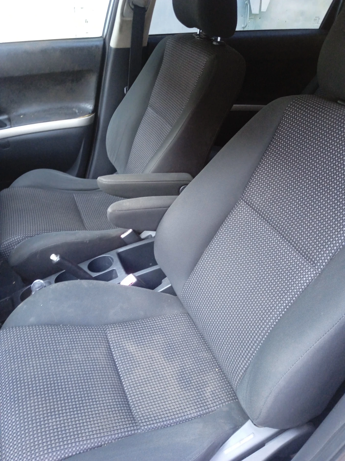 Toyota Avensis verso, снимка 6 - Автомобили и джипове - 51625054