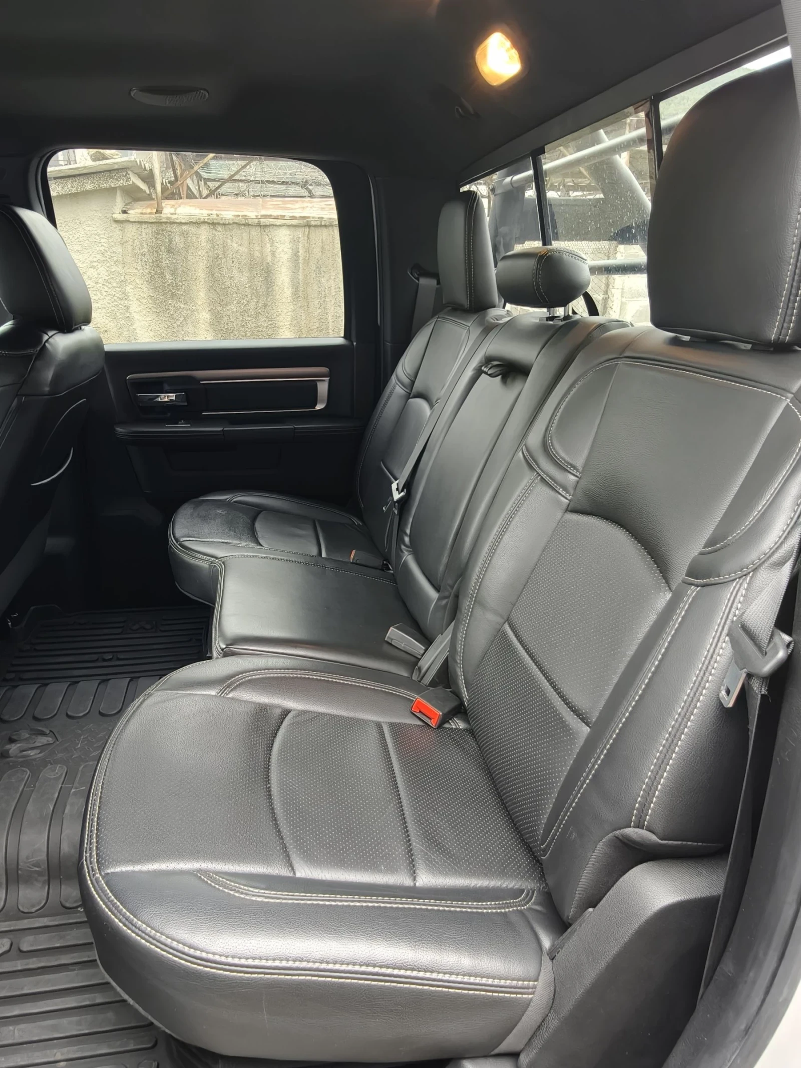 Dodge RAM 1500 Classic, снимка 11 - Автомобили и джипове - 53974892