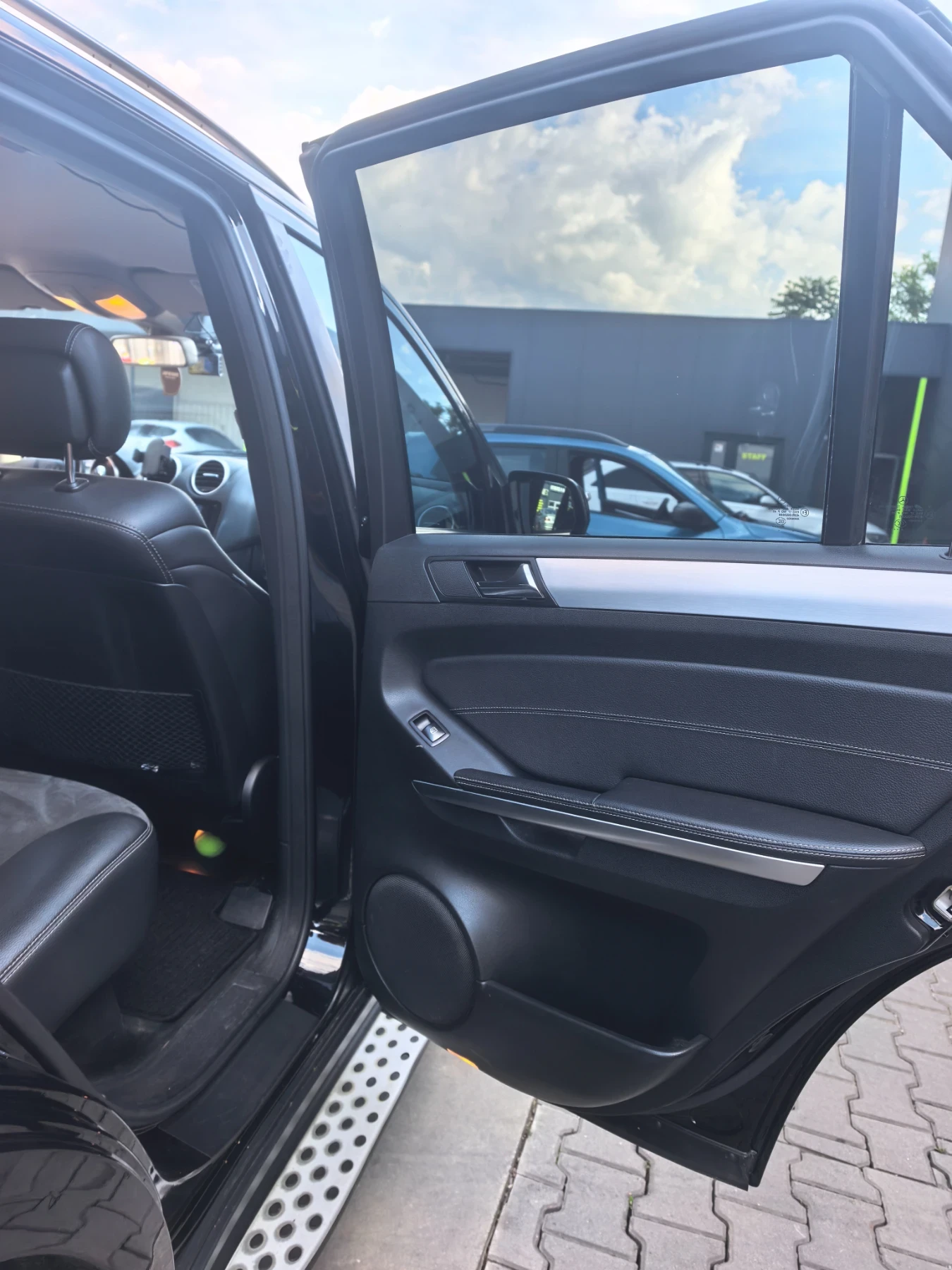 Mercedes-Benz ML 320, снимка 5 - Автомобили и джипове - 54817685