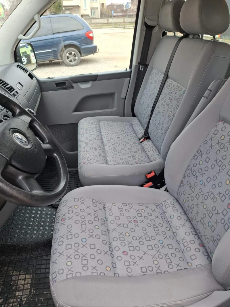 VW Caravelle, снимка 9 - Бусове и автобуси - 49298432