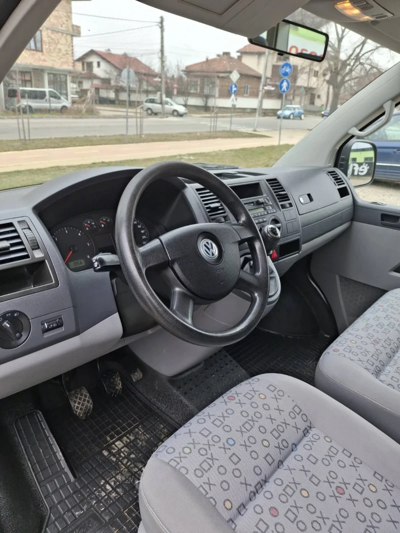 VW Caravelle, снимка 8 - Бусове и автобуси - 49298432