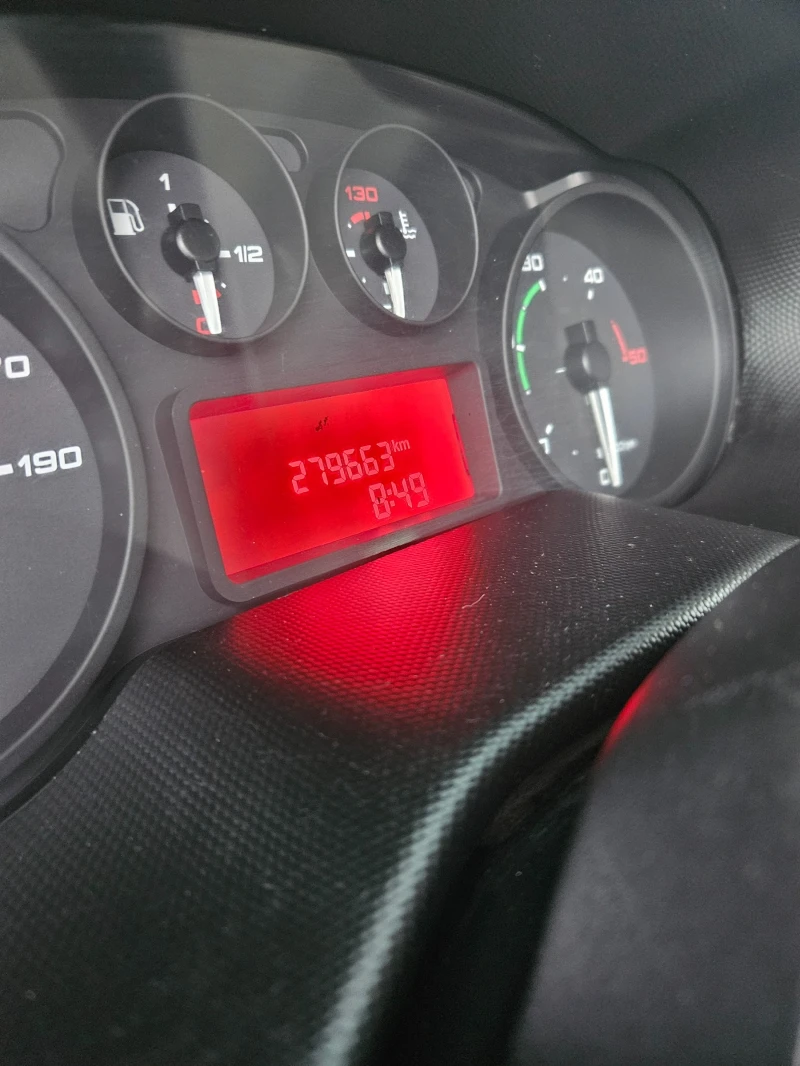 Iveco Daily 3.0 tdi 7 местен клима 3750мм междуосие, снимка 9 - Бусове и автобуси - 52902001