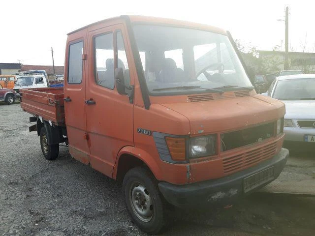 Mercedes-Benz 208 3 броя, снимка 12 - Бусове и автобуси - 27059969