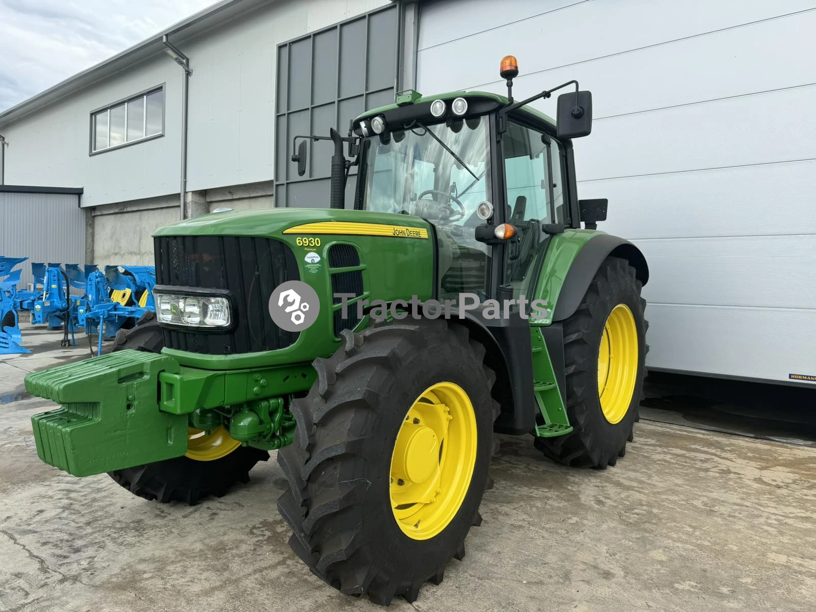 Трактор John Deere 6930 Premium  - изображение 2