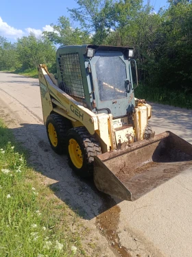 Мини челни товарачи GEHL 3840, снимка 1