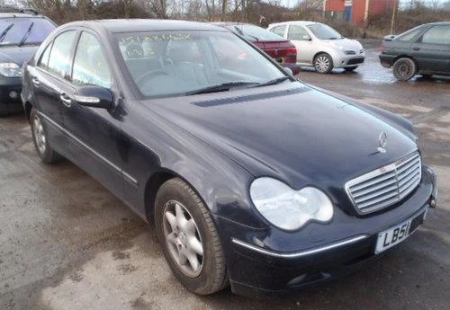 Двигател за Mercedes-Benz C 270, снимка 1 - Части - 20333272