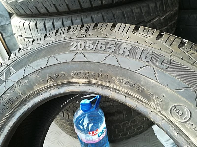 Гуми Зимни 205/65R16, снимка 5 - Гуми и джанти - 23626646