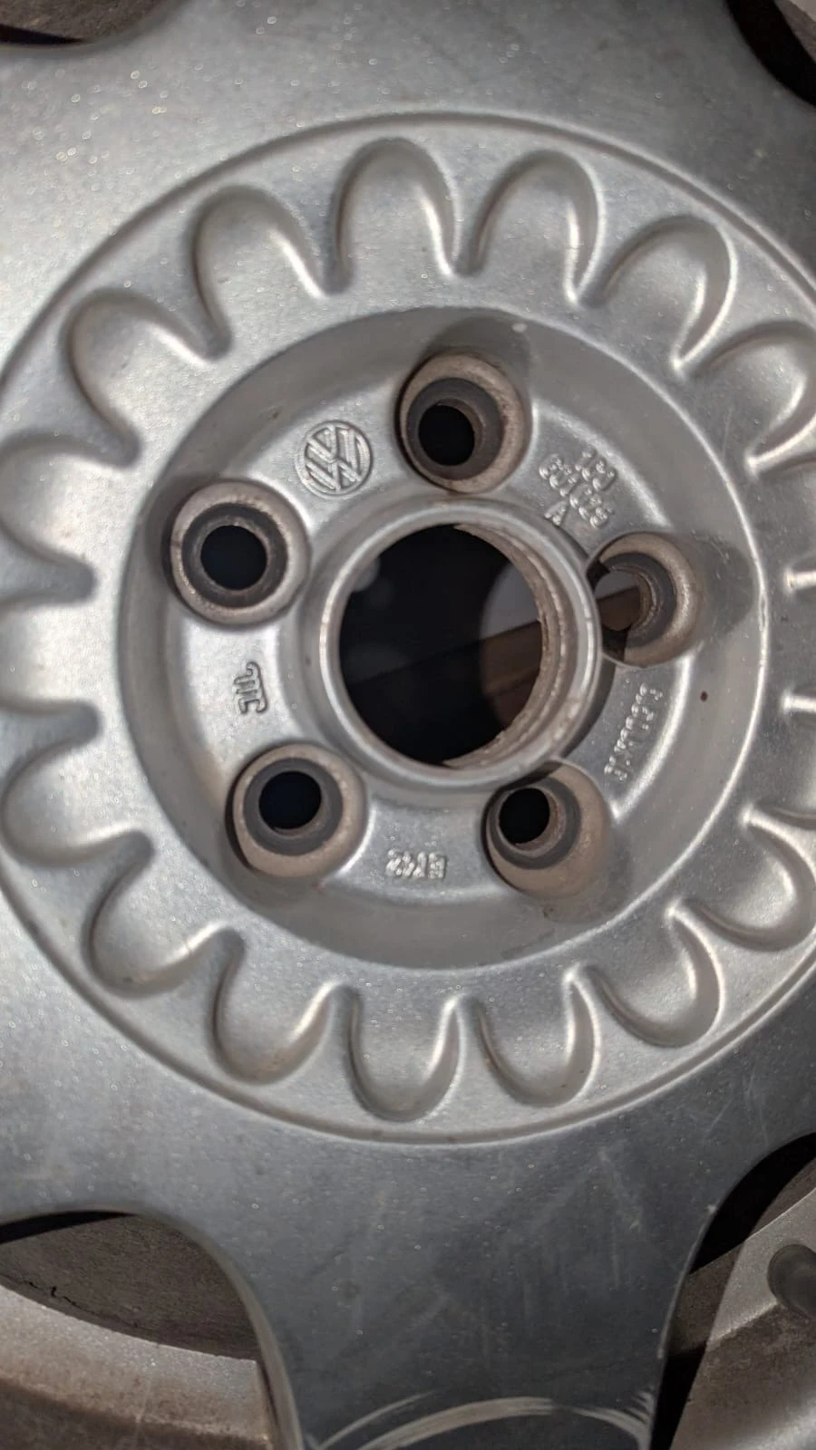 Гуми с джанти Bridgestone 205/55R16, снимка 3 - Гуми и джанти - 54522675