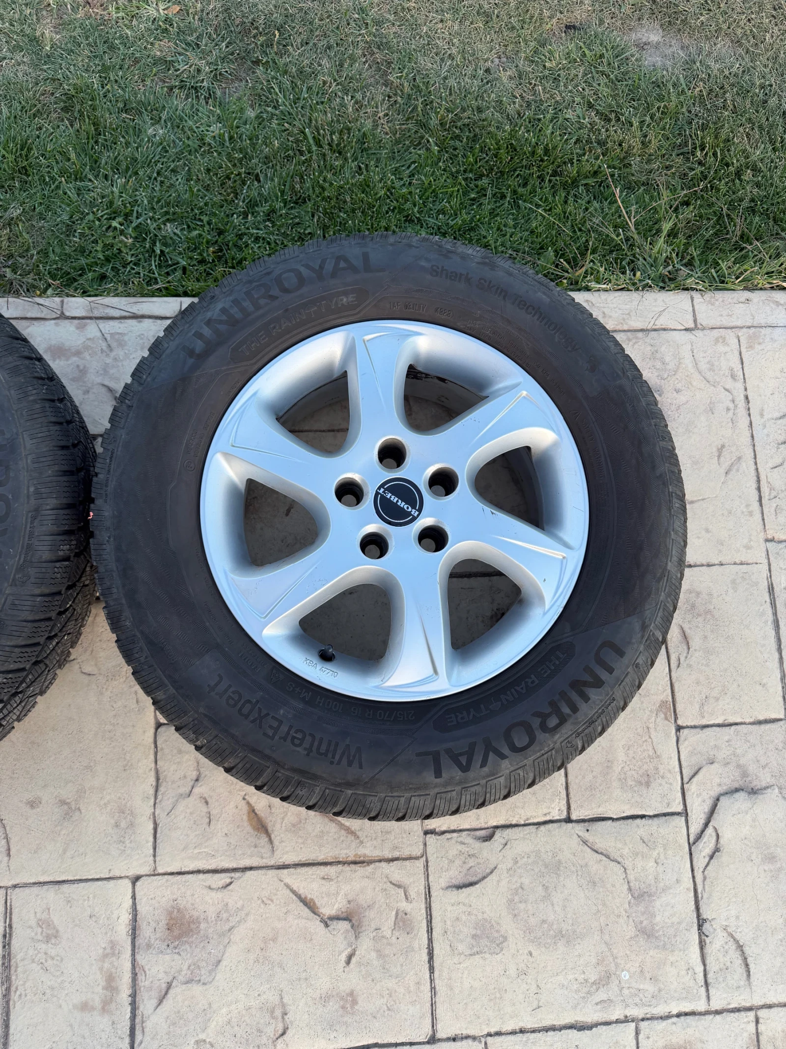 ���� � ������ 215/70R16 �� Mitsubishi Outlander | Mobile.bg � ����������� 2