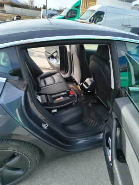 Tesla Model 3 SR+ LFP - 19000 € / 37160.77 лв. - 24211626 14