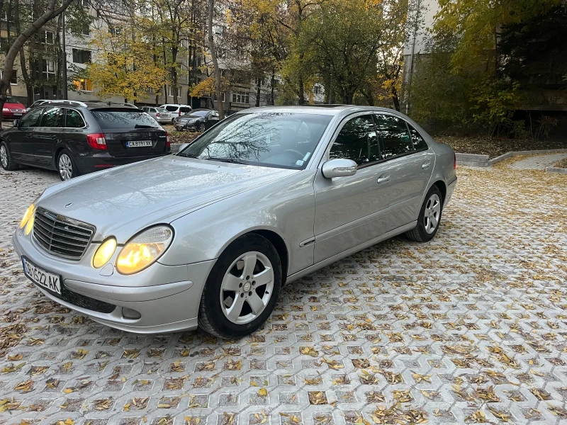 Mercedes-Benz E 220, снимка 1 - Автомобили и джипове - 47909046