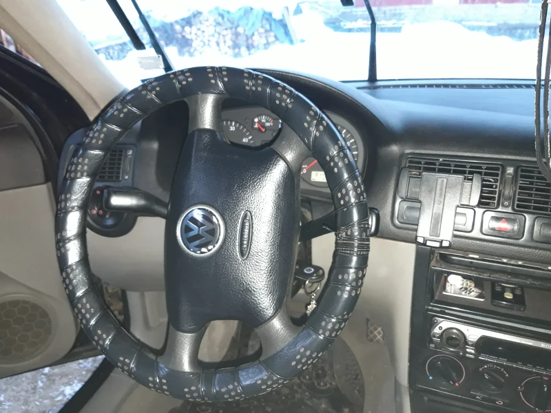 VW Golf, снимка 8 - Автомобили и джипове - 48584969