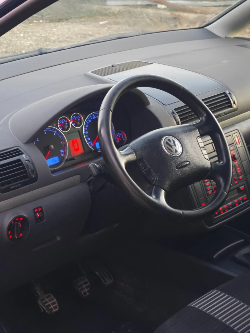 VW Sharan TDI, снимка 7 - Автомобили и джипове - 49170883