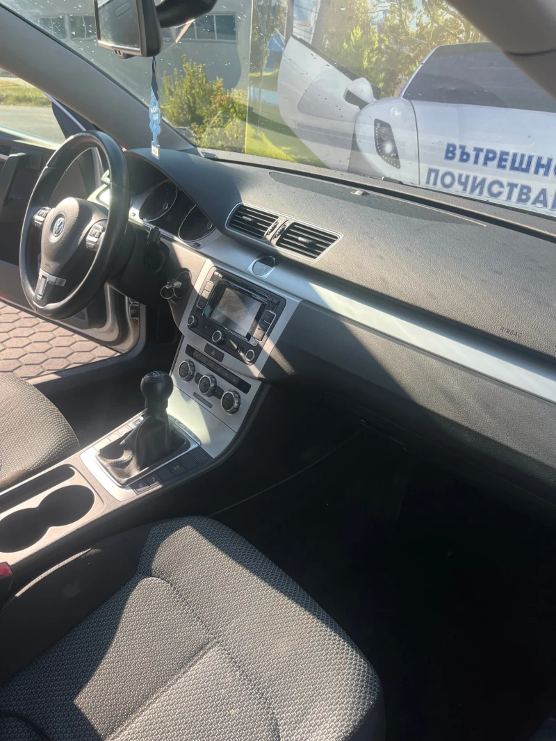 VW Passat VW Passat 1.6TDI, снимка 10 - Автомобили и джипове - 52102739