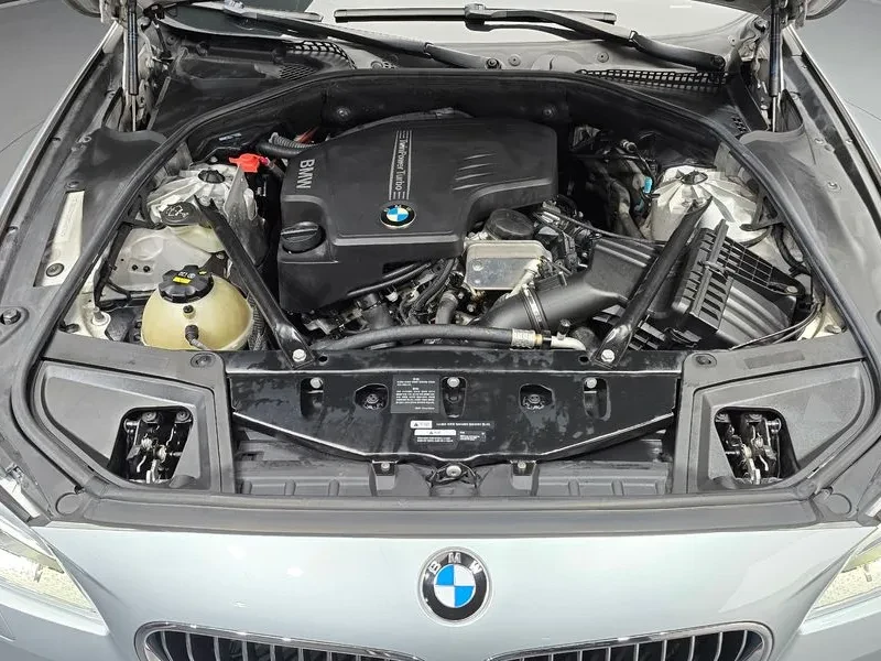 BMW 520 i - САМО 30% АВАНС, снимка 6 - Автомобили и джипове - 55803153