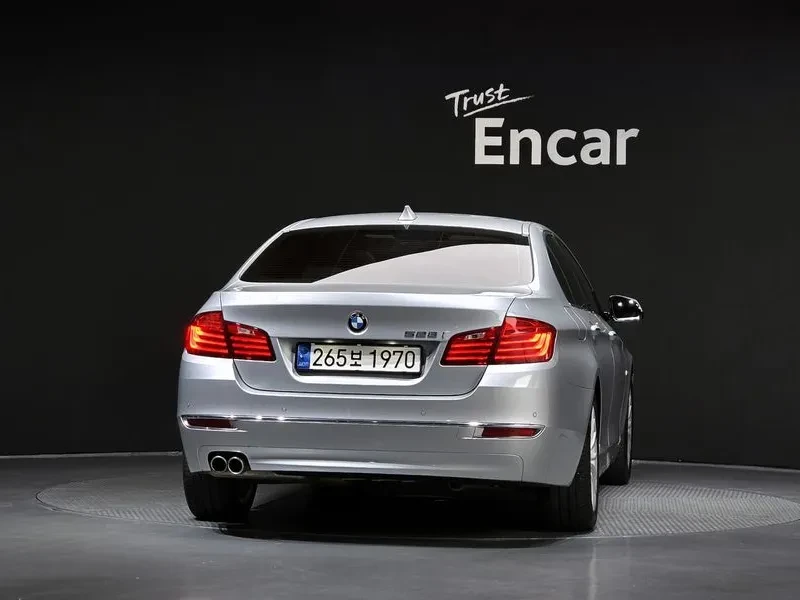 BMW 520 i - САМО 30% АВАНС, снимка 4 - Автомобили и джипове - 55803153