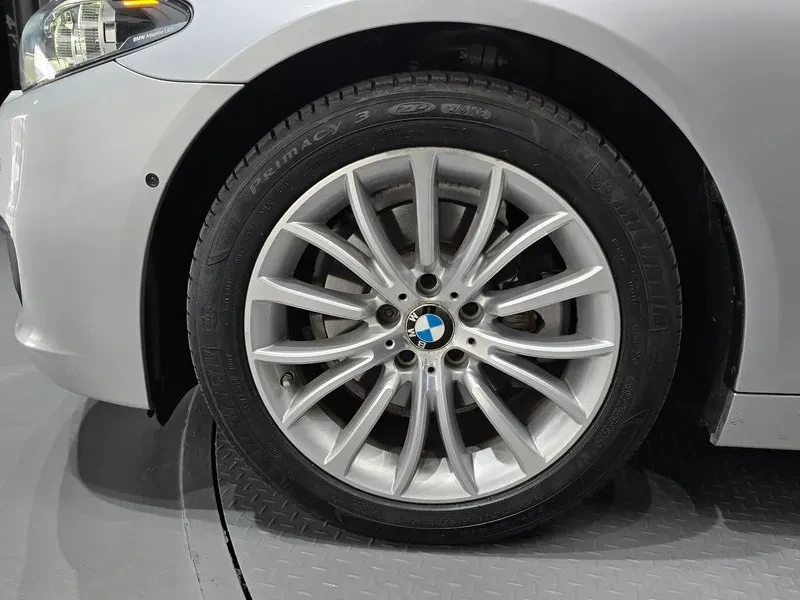 BMW 520 i - САМО 30% АВАНС, снимка 5 - Автомобили и джипове - 55803153