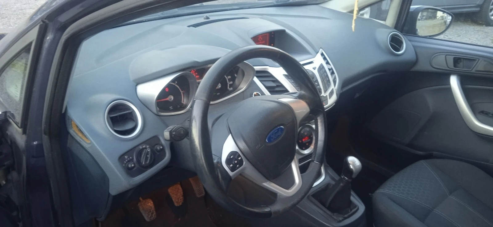 Ford Fiesta 1.6 тдци кеи лес - изображение 6