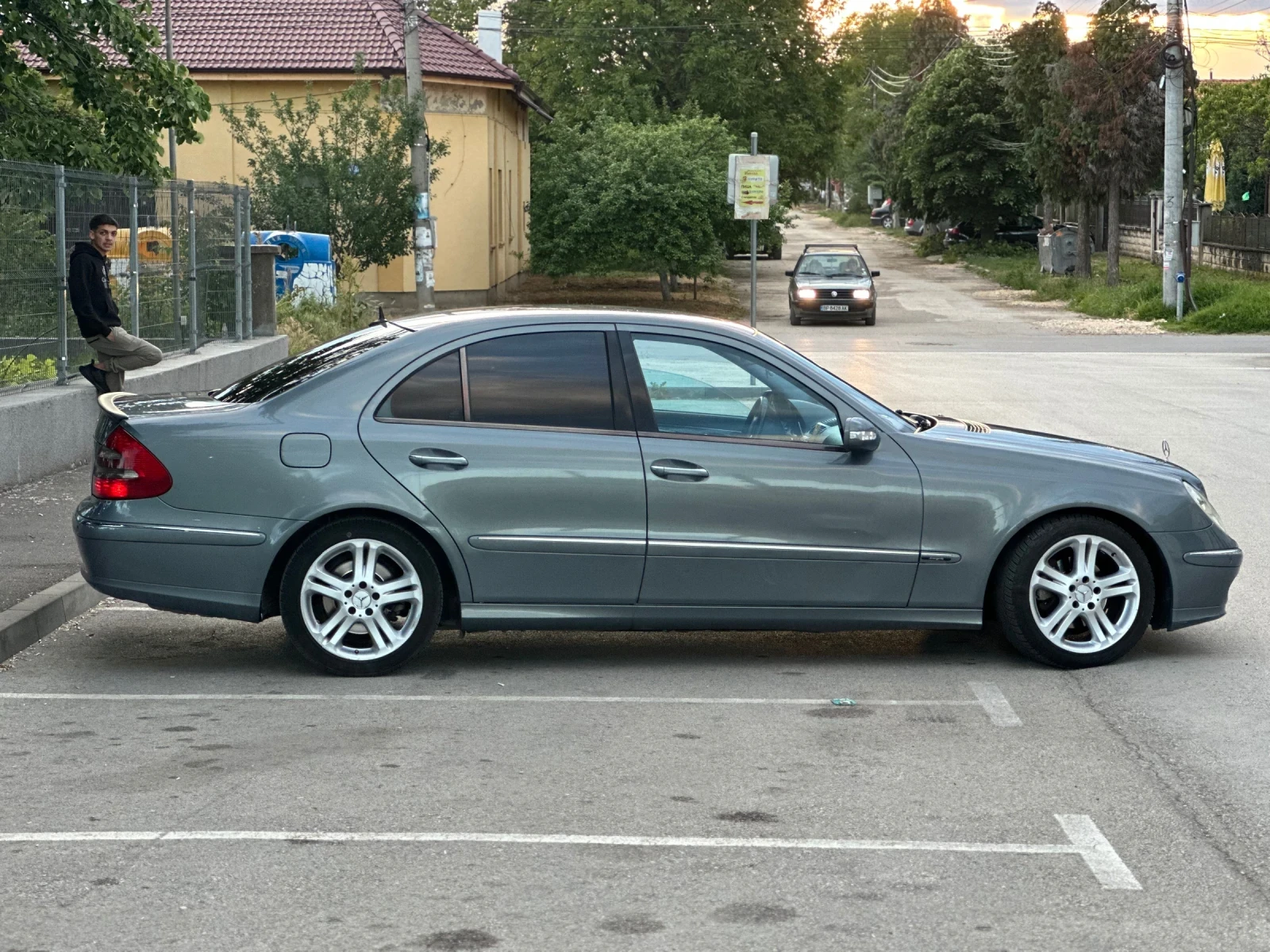Mercedes-Benz E 270 AVANTGARDE - изображение 7