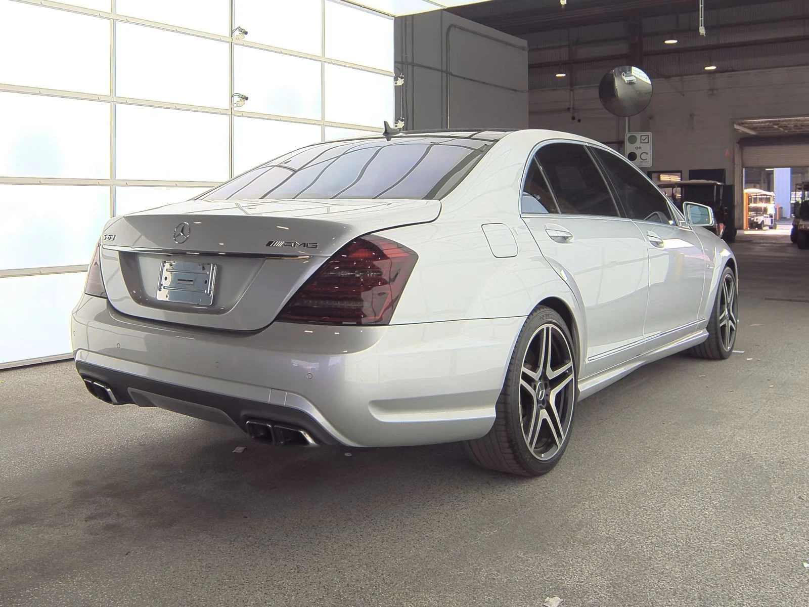 Mercedes-Benz S 63 AMG DISTRONIK* HARMAN* МАСАЖ* ОБДУХ* АЛКАНТАРА* ПАНО*  - изображение 5