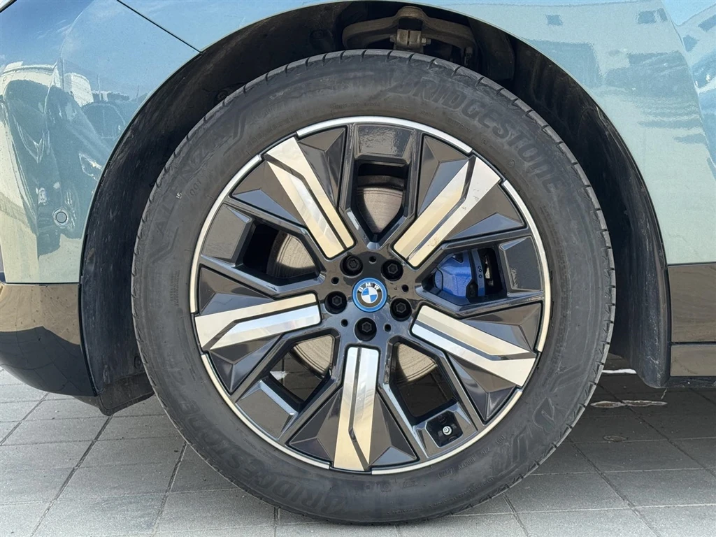 BMW iX xDrive40 - изображение 5