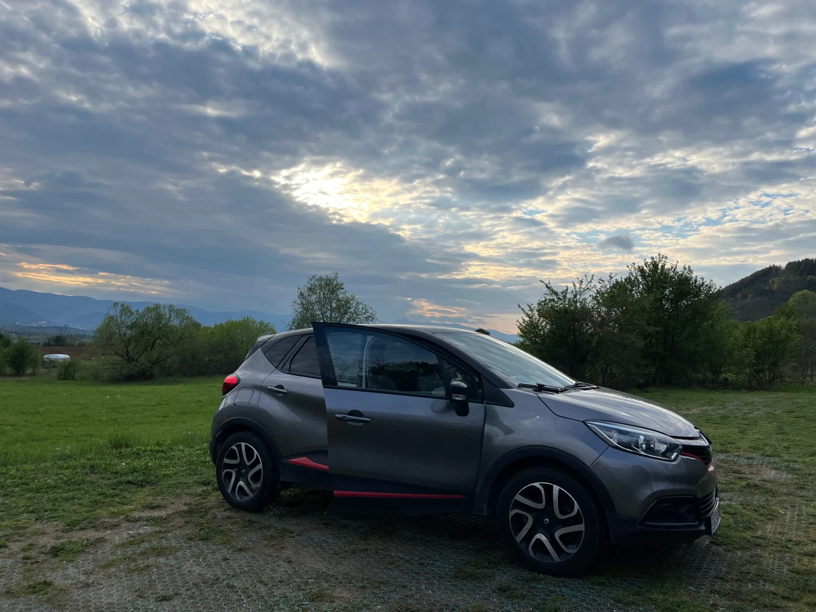 Renault Captur 1.2 TCE АВТОМАТИК - изображение 6