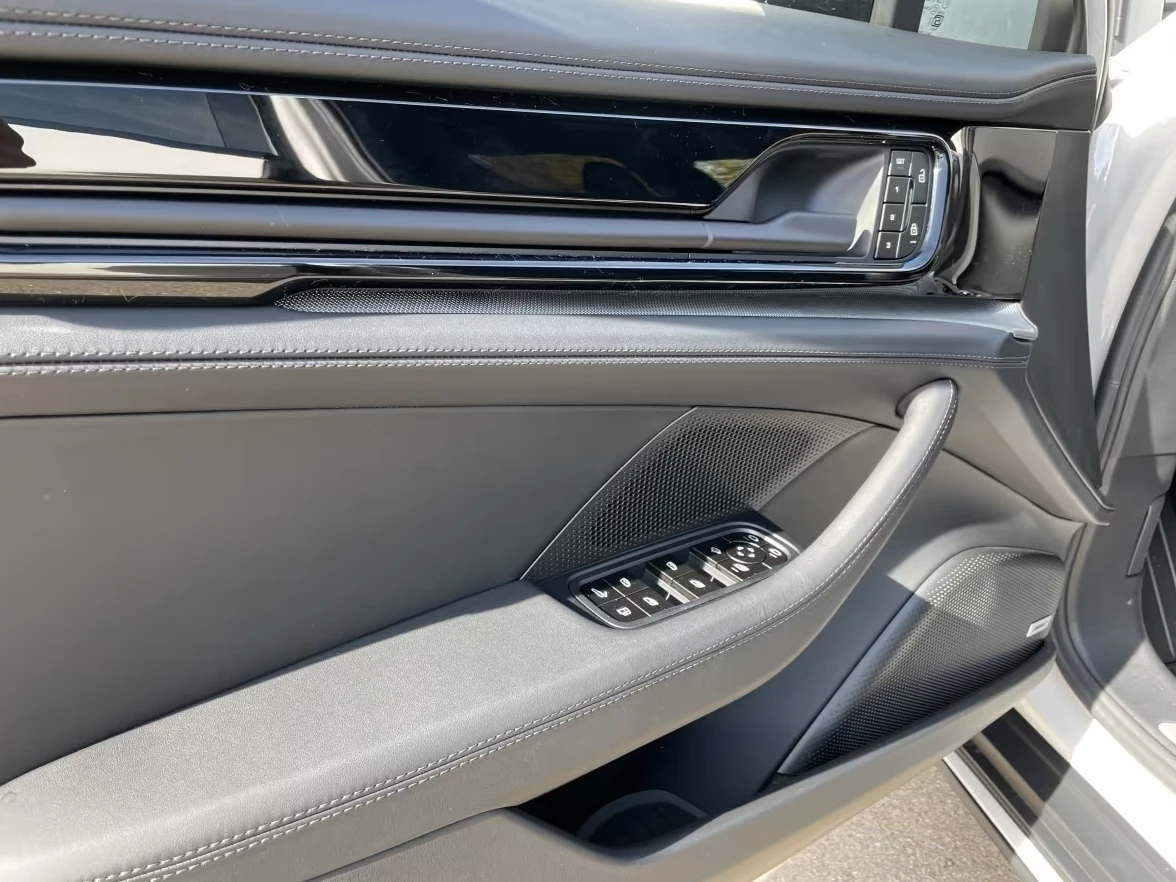 Porsche Panamera 4 E-Hybrid - изображение 10