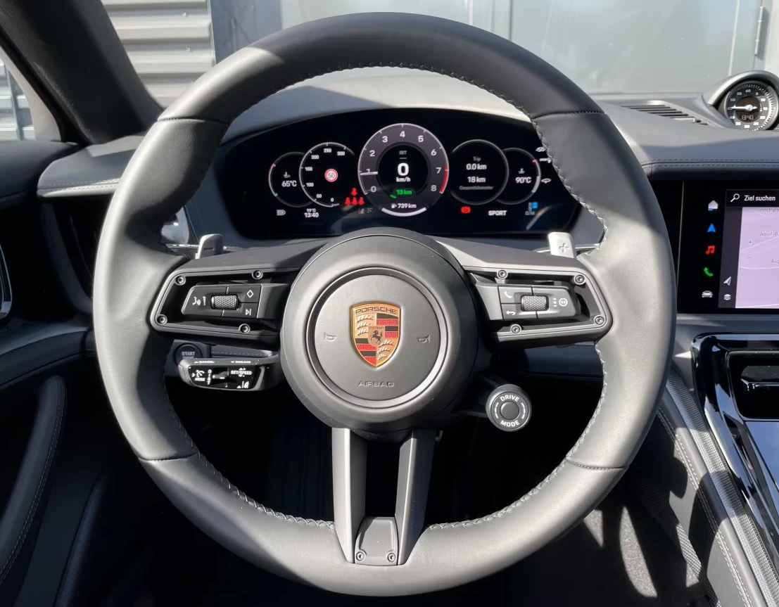 Porsche Panamera 4 E-Hybrid - изображение 9