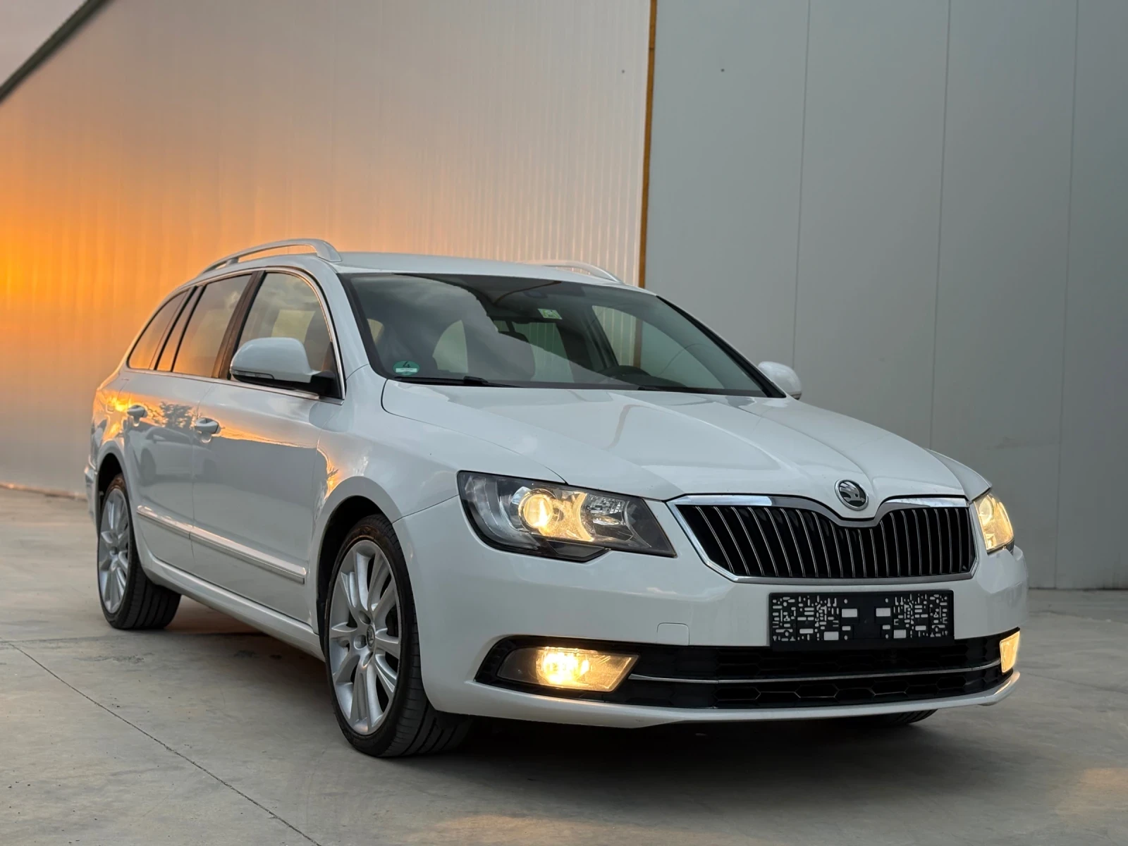 Skoda Superb 2.0 TDI* Facelift* Navi* * EURO5B*  | Mobile.bg   1