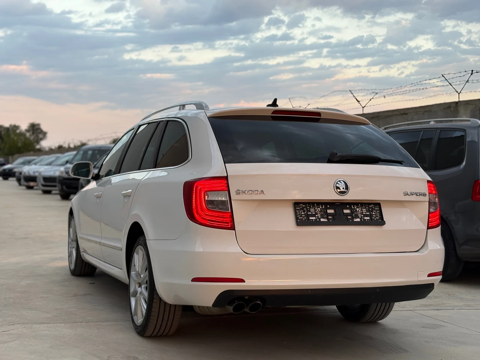 Skoda Superb 2.0 TDI* Facelift* Navi* Подгрев* EURO5B*  - изображение 6