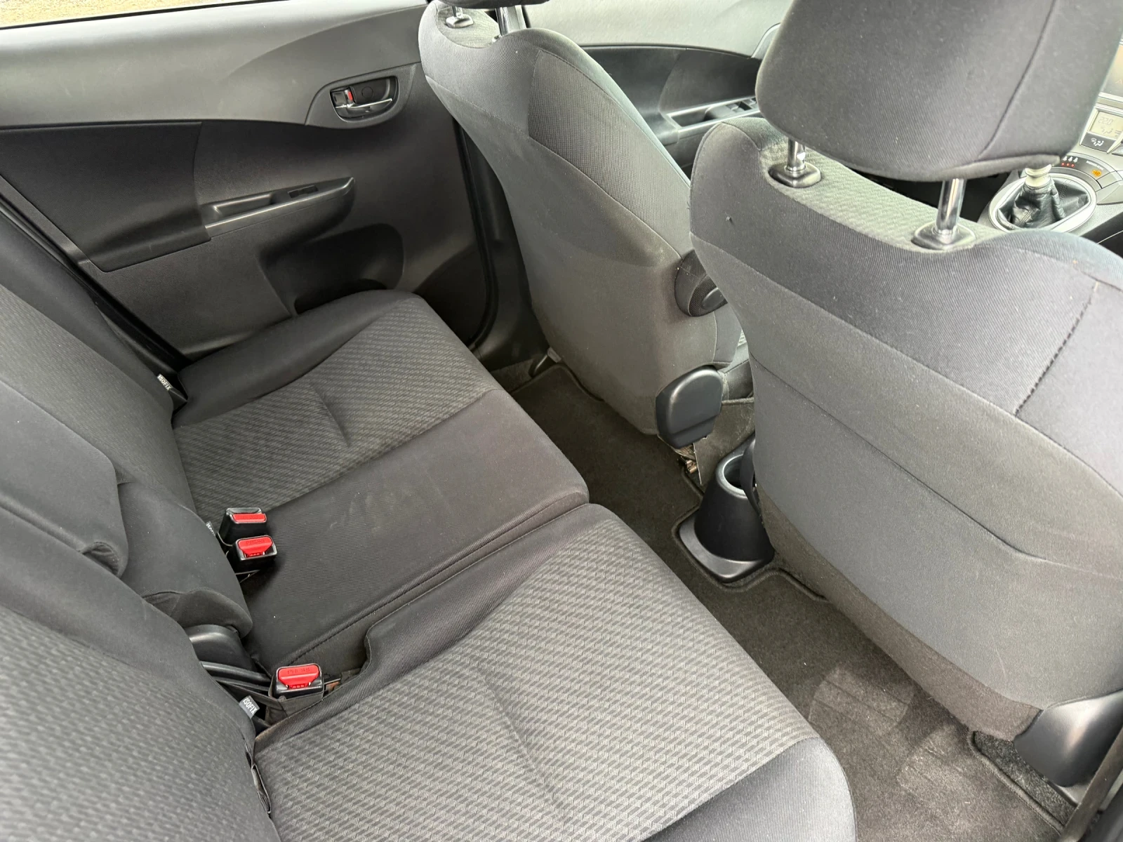 Toyota Verso S 1.3 Бензин-Италия, снимка 11 - Автомобили и джипове - 52913168