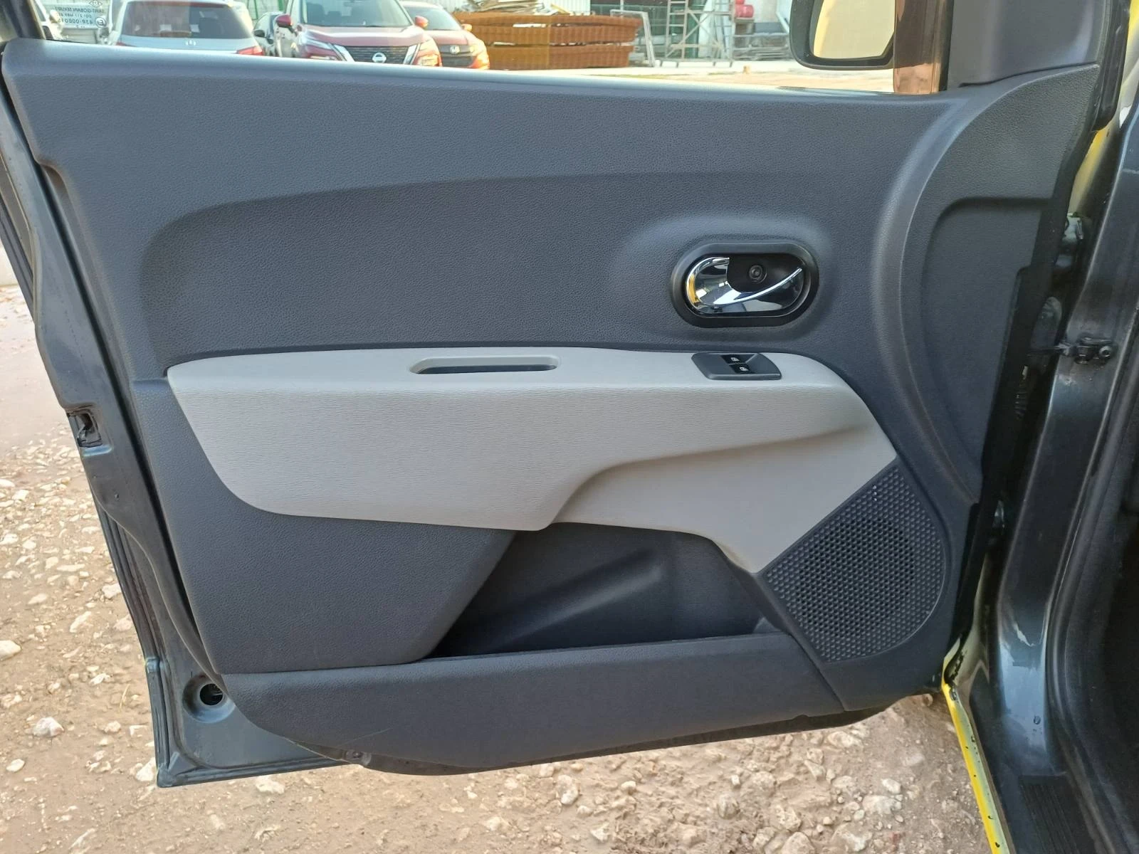 Dacia Lodgy 1.6 = 83�� = ��� = ���������� | Mobile.bg � ����������� 14